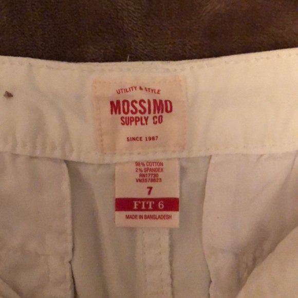 White shorts - Picture 2 of 3